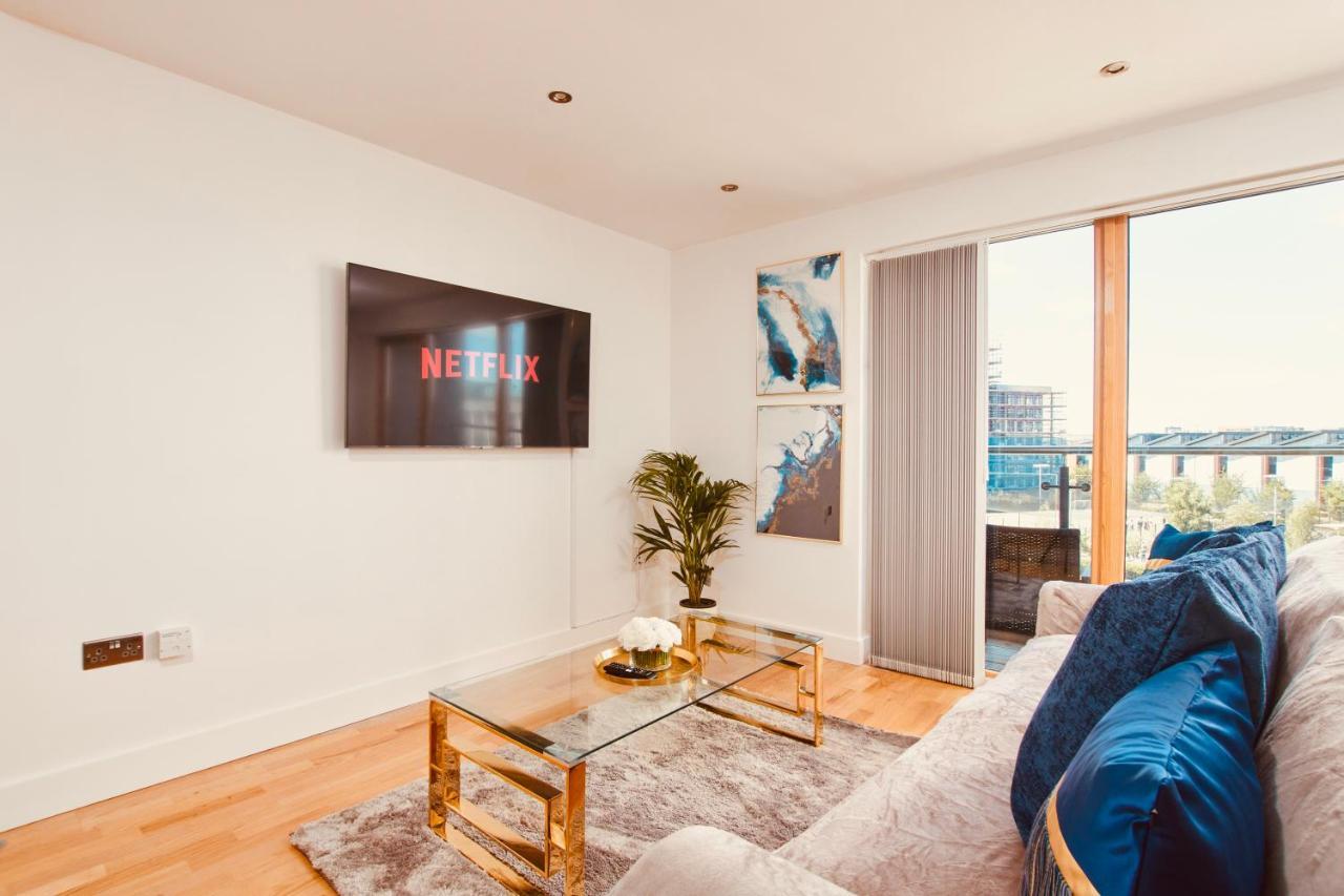 King Deluxe City Apt Large Balcony& Free Parking! Лидс Экстерьер фото